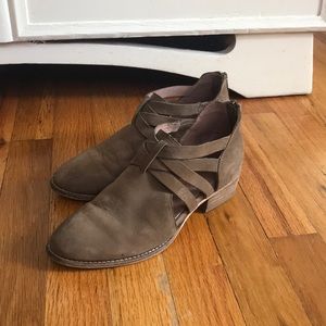 Seychelles Leather Strappy Booties 6‎